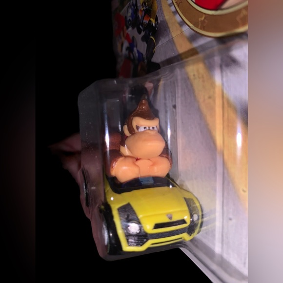 New 2020 Hot Wheels Mario Kart Donkey Kong  Hot Wheel Die-Cast Car Collectible - Picture 3 of 6